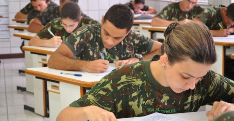 Decreto regulamenta a incorporação temporária de civis ao Exército Decreto regulamenta a incorporação temporária de civis ao Exército