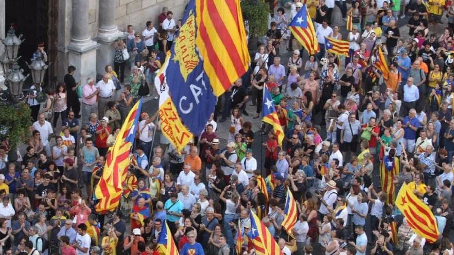 Milhares protestam na Catalunha contra prisão de separatistas