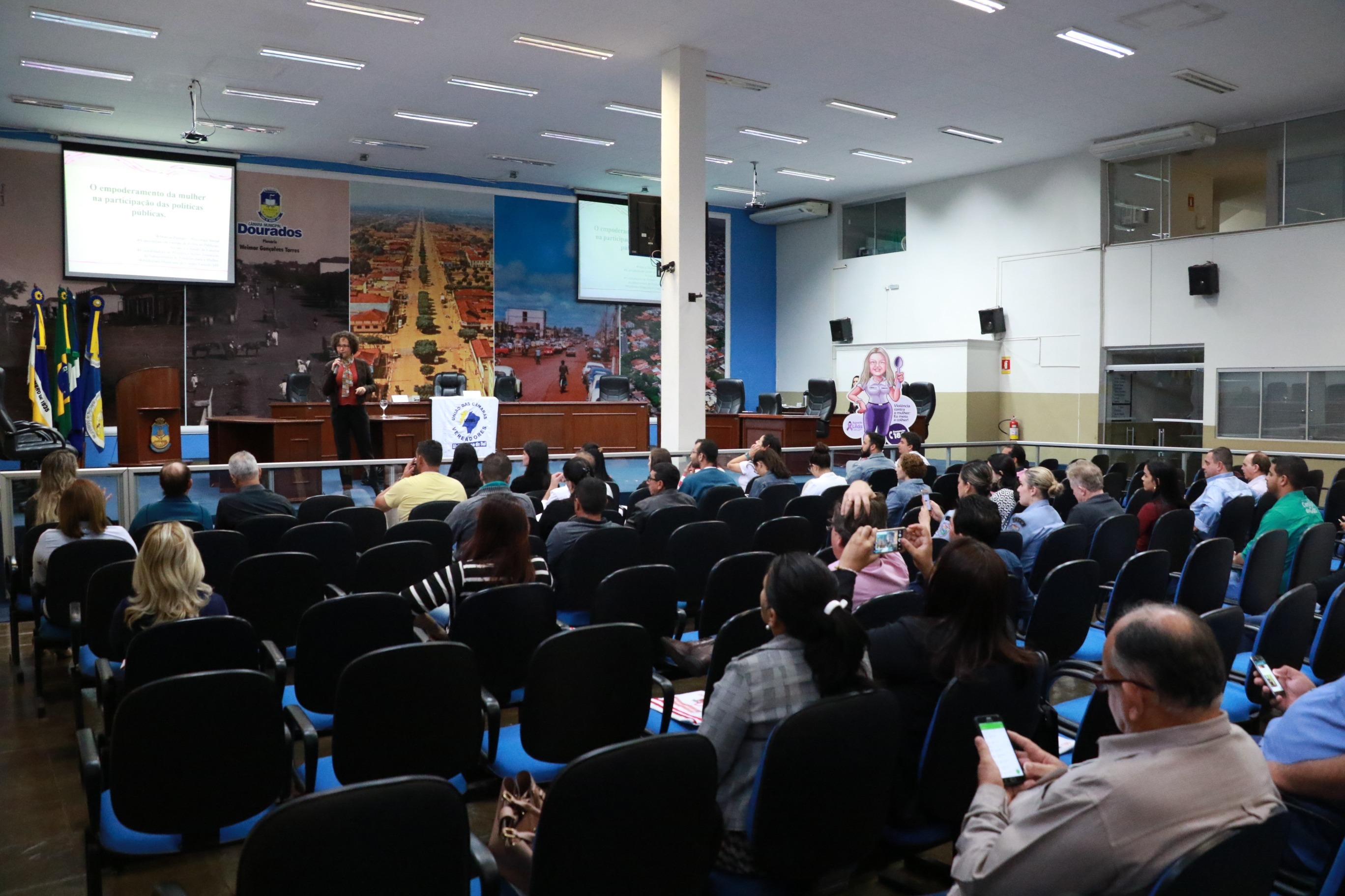 Câmara de Dourados encerra seminário com saldo positivo sobre empoderamento feminino