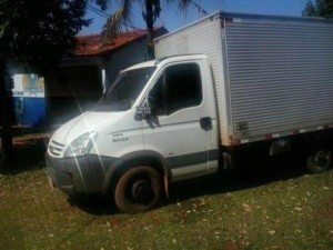 Caminhão usado em assalto milionário à Samsung é encontrado em MS Veículo foi encontrado abandonado em Nova Andradina. (Foto: Divulgação)