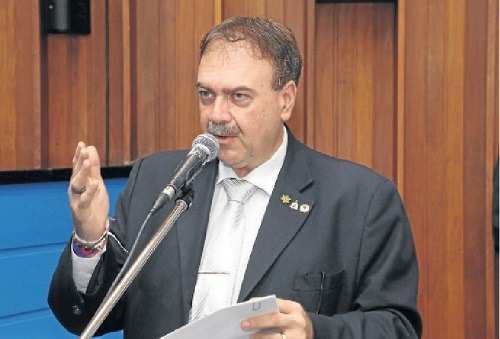 Há tempos Nelsinho já negociava aliança do PTB com Azambuja Deputado estadual Paulo Siufi é primo dos irmãos Trad, que estão próximos de Azambuja - Foto: Victor Chileno/ALMS