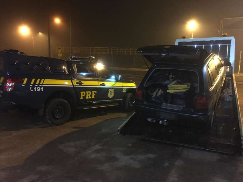 PRF apreende veículo com 200kg de maconha entre Dourados e Ponta Porã