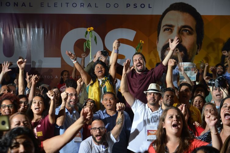 O PSOL confirmou a candidatura de Guilherme Boulos à Presidência da República, na convenção nacional que reuniu filiados do partido - Rovena Rosa/Agência Brasil