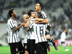 Em estreia na Libertadores, Corinthians goleia Once Caldas Nem o mais louco do bando de loucos na Arena Itaquera esperava um jogo tão “corintiano” diante do Once Caldas. (Foto: Marcos Ribolli/G1)