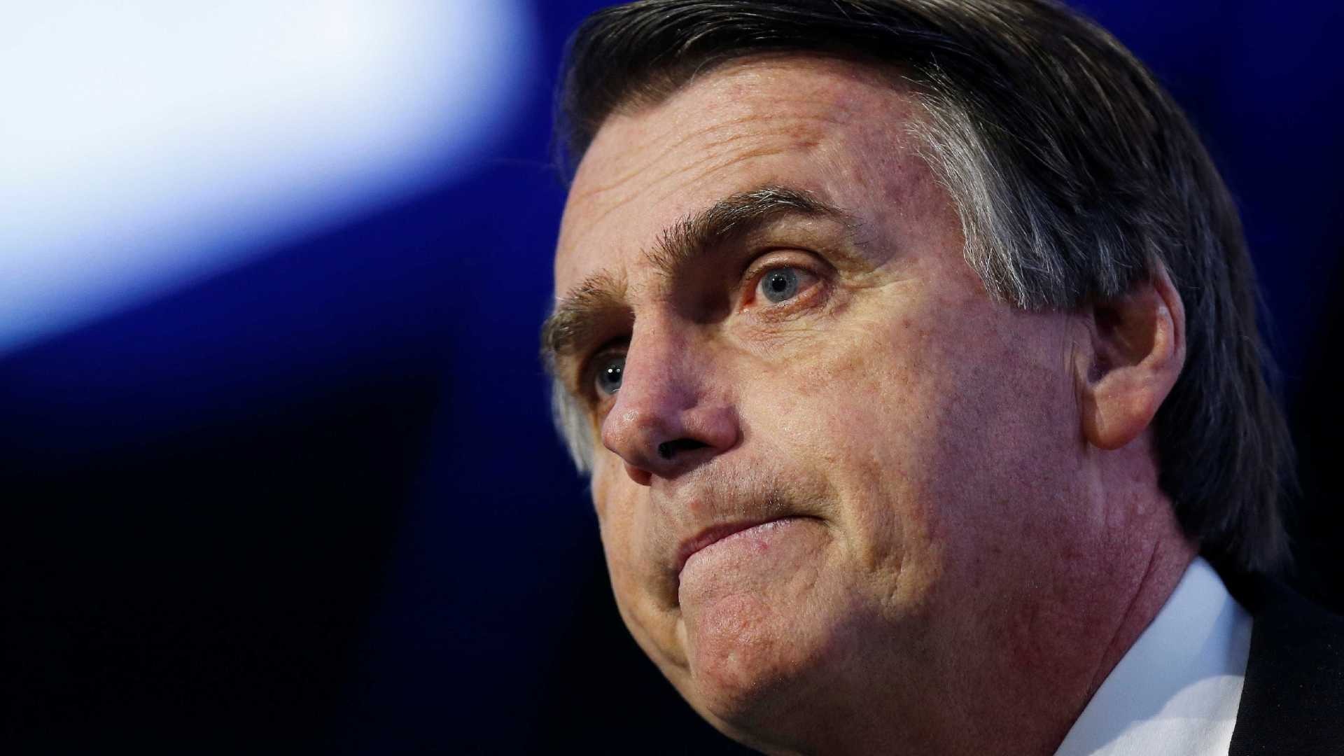 Sob gritos de 'mito', Bolsonaro anuncia general Mourão como vice REUTERS