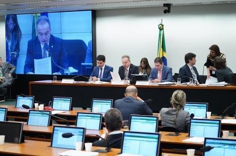 Previdência: relator muda regra de transição e mantém idade mínima Parecer será votado na comissão antes de ir a plenário
Pablo Valadares/Câmara dos Deputados