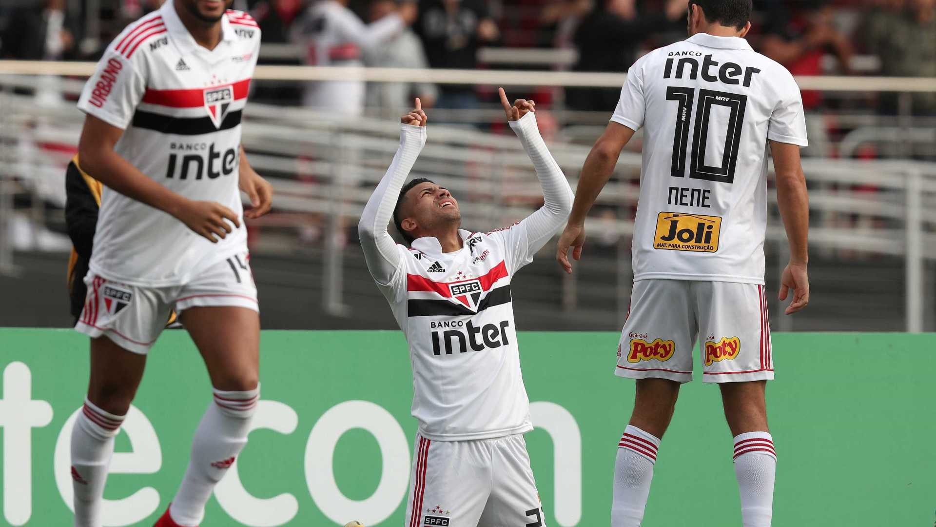 São Paulo vence o Vasco e vira o novo líder do Brasileiro REUTERS/Paulo Whitaker