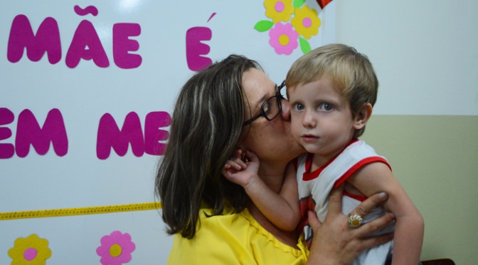 Enquanto mães trabalham, projetos garantem lazer e segurança aos filhos