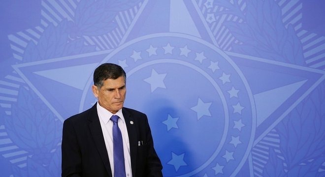 General Santos Cruz deixa o governo Bolsonaro General Santos Cruz é a primeira baixa da ala militar do governo de Jair Bolsonaro. Marcos Corrêa/Presidência