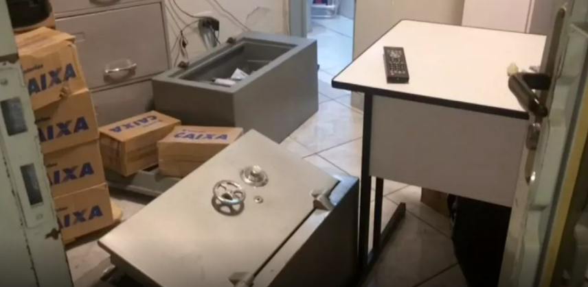 Criminosos furtam dinheiro de cofres de lotérica na Capital Levaram dinheiro de dois cofres.