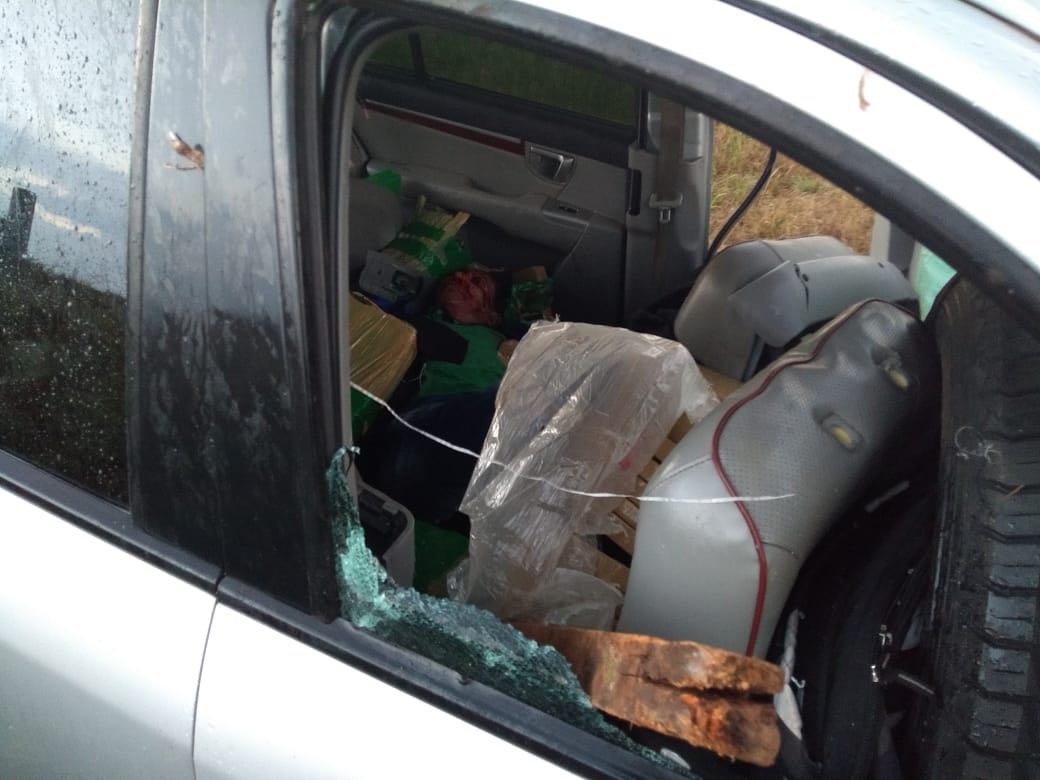 Traficante capota carro com 1,8 mil quilos de maconha e morre Traficante capota carro com 1,8 mil quilos de maconha e morre