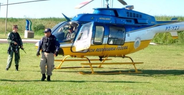 Helicóptero da PRF auxiliou na apreensão de maconha - Fotos: Osvaldo Duarte