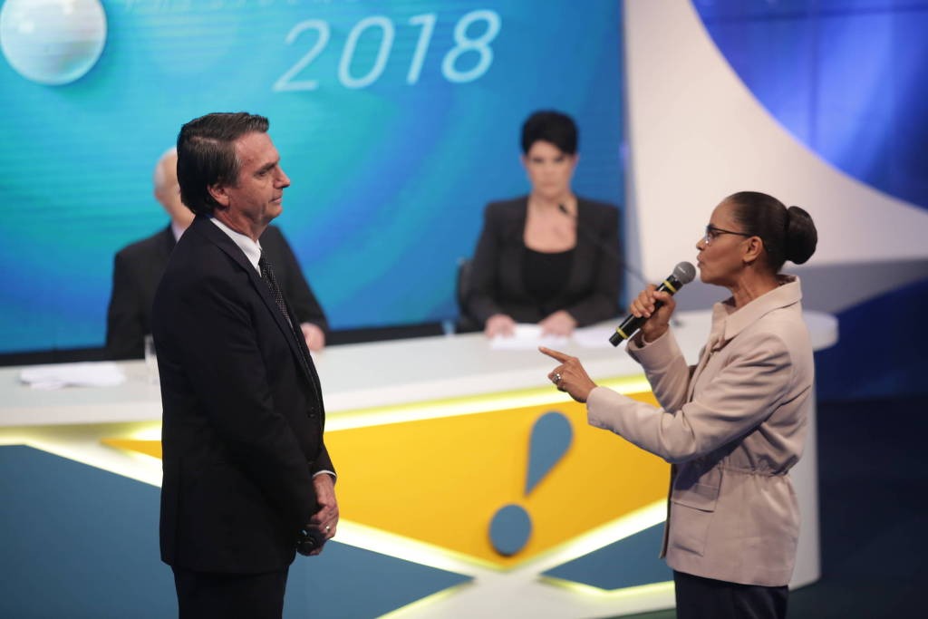 Só Marina, ao encurralar Bolsonaro, aproveitou formato de ringue no debate (Diego Padgurschi/Folhapress)