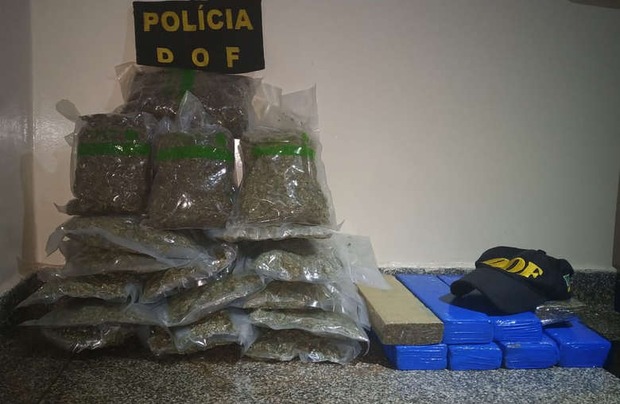 Menor é apreendido com mais de 10 kg de droga em ônibus Menor é apreendido com mais de 10 kg de droga em ônibus