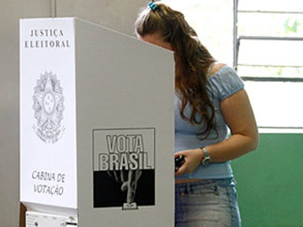 Prazo para requerer voto em trânsito termina na na próxima quinta-feira Prazo para requerer voto em trânsito termina na na próxima quinta-feira