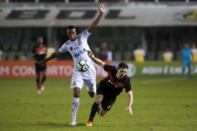 Santos e Sport se enfrentam por dias melhores no Brasileirão Ivan Store