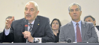 Ministro de Desenvolvimento Social, Osmar Terra, e o governador, Reinaldo Azambuja - Foto: Álvaro Rezende/ Correio do Estado