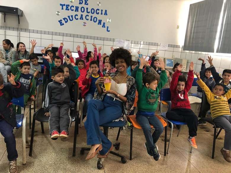 Escolas do Campo recebem palestras e contação de história pelo “À Flor da Pele” Ddos