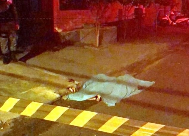 Homem acusado de assassinado é executado com tiro na cabeça Vítima foi morta com um tiro na cabeça. Umberto-Zum/Tá Na Mídia Naviraí