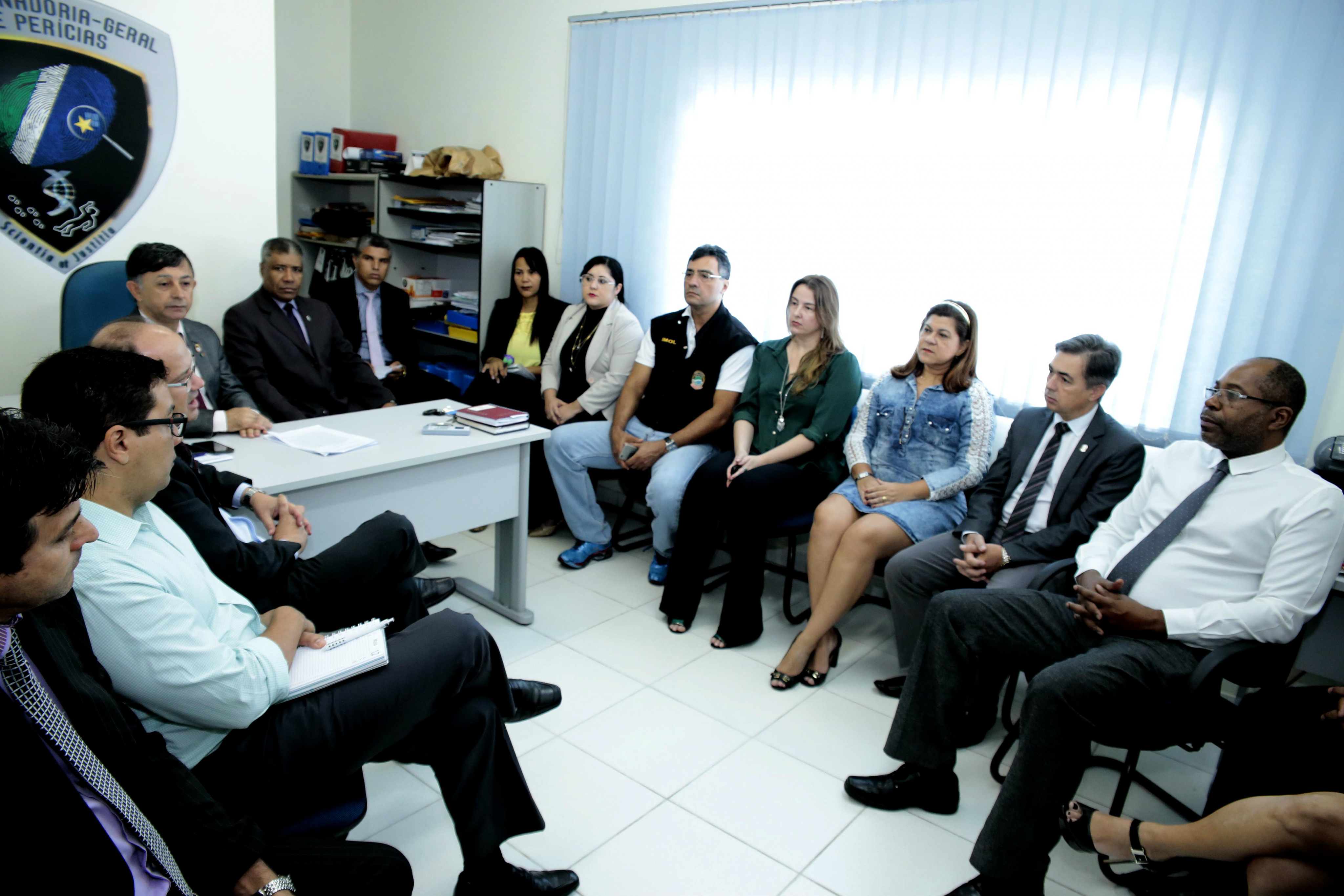 Barbosinha vistoria institutos da Coordenadoria Geral de Perícias Foto:Divulgação