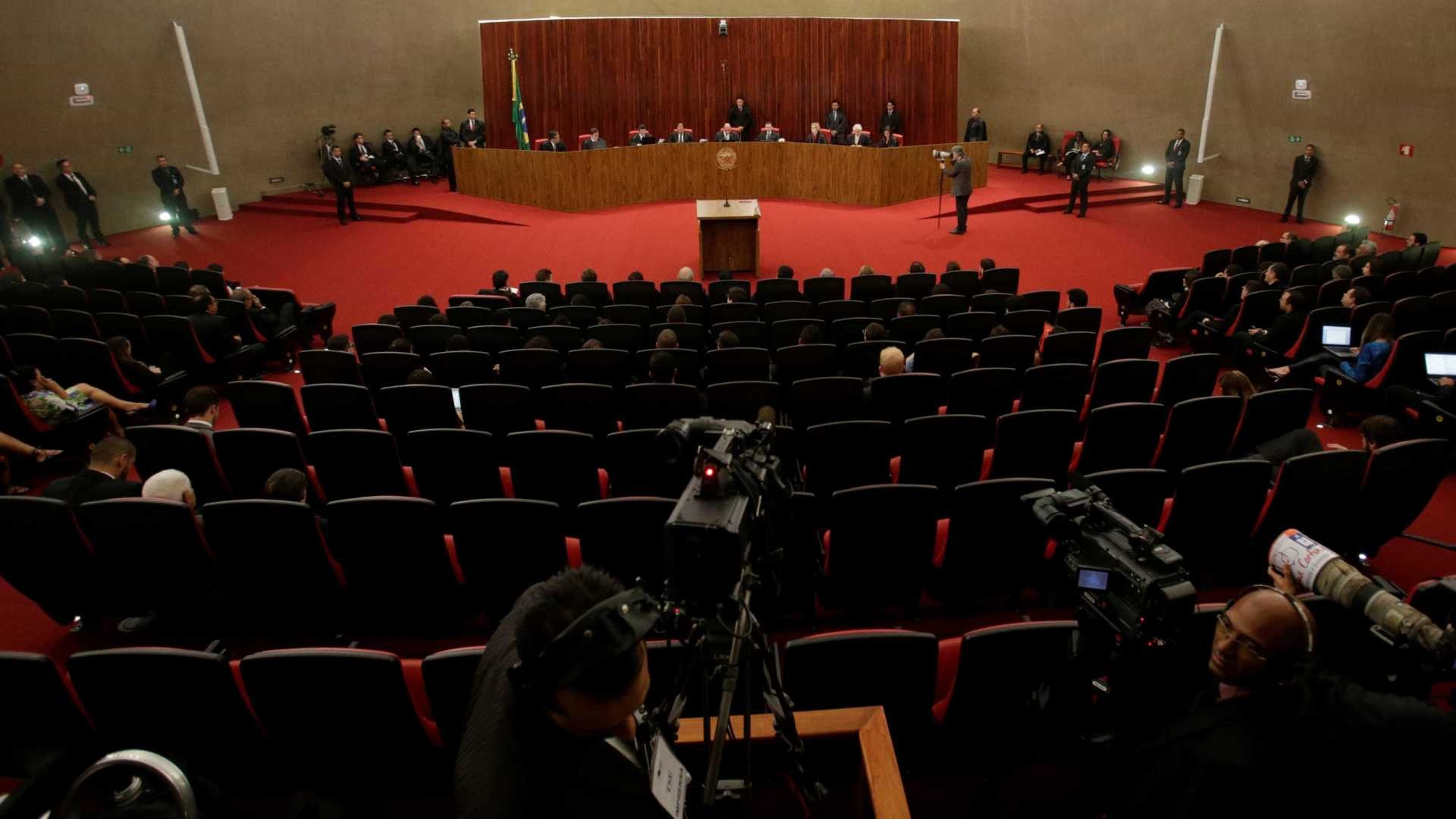 Saiba o que pensam os ministros do TSE sobre a Lei da Ficha Limpa Ueslei Marcelino / Reuters / Arquivo