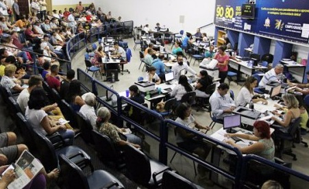 Central do IPTU, na Rua Arthur Jorge, 500, atendimento das 8 às 16 horas
