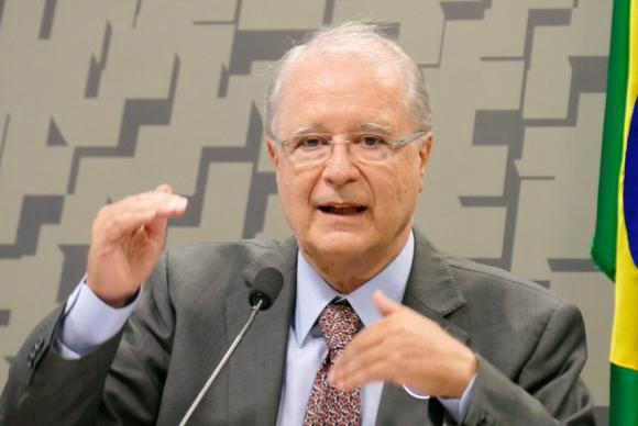 Brasil quer intensificar relações com os Estados Unidos e ampliar comércio O embaixador do Brasil em Washington, Sergio Amaral, diz que o Brasil precisa aproveitar o momento para