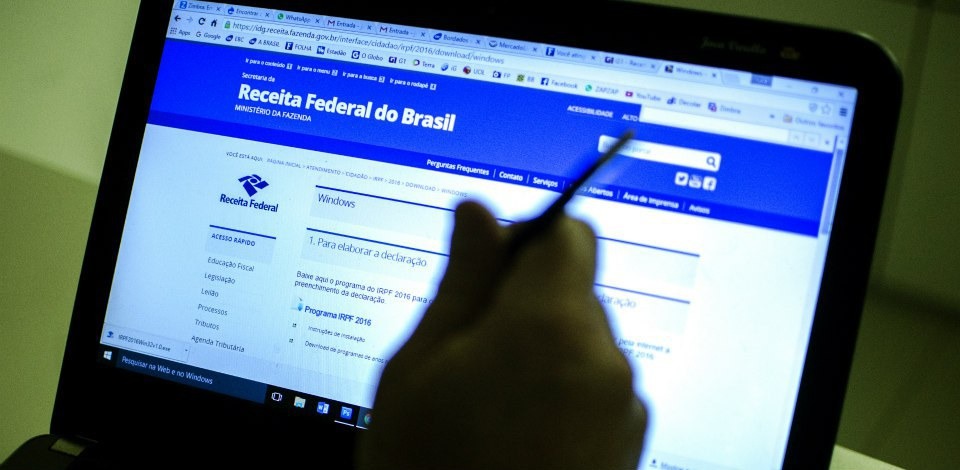 Receita Federal suspende o débito automático de prestações EBC