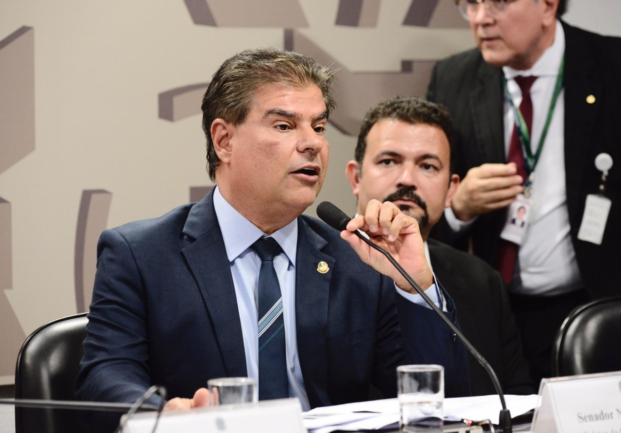 Parlamentar cobra lista dos devedores da Previdência