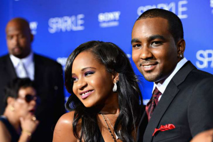  Fornecido por AFP Bobbi Kristina Brown e Nick Gordon chegam à estreia do filme 