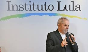 Justiça Federal determina suspensão das atividades do Instituto Lula Justiça Federal determina suspensão das atividades do Instituto Lula