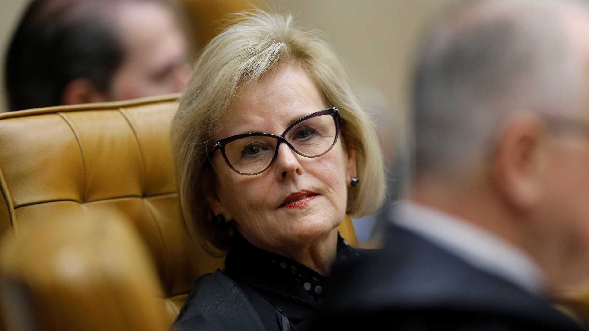Ministros do TSE fazem reunião fechada após registro de Lula Reuters/Adriano Machado