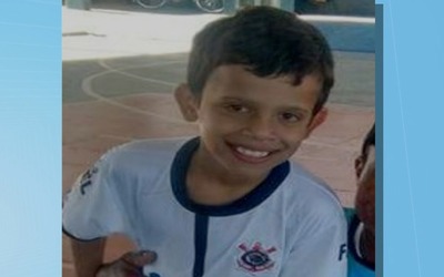 Menino de 10 anos foi encontrado morto em telhado (Foto: Reprodução/TV Morena)
