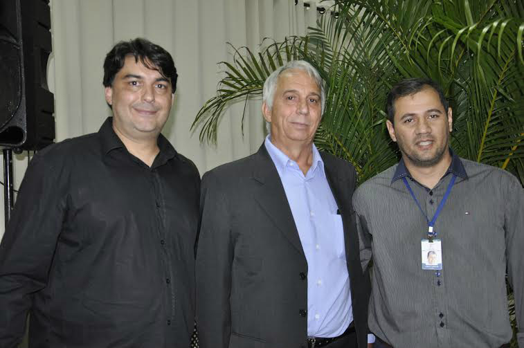 Presidente Lúcio Damália assinou o termo durante a solenidade de abertura da 52ª Expoagro (Foto: Hedio Fazan)
