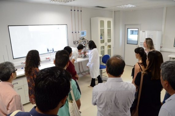 ISI Biomassa faz demonstração de laboratórios no workshop internacional