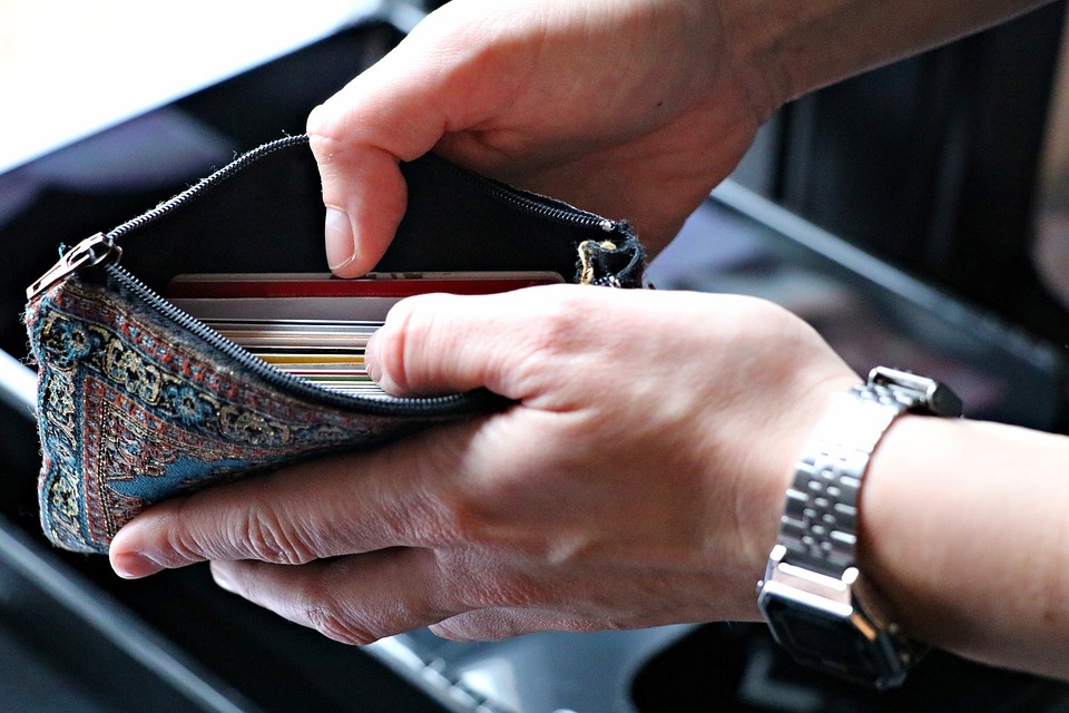 Brasileiros temem que impacto da crise dure mais de 6 meses População quer pagar dívidas, mas sofre com impacto da crise no orçamento. Pixabay