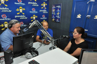 Marinisa Mizoguchi, secretária de Educação dá entrevista no programa “A Hora da Verdade” da rádio Grande FM, sobre o início das aulas A. Frota