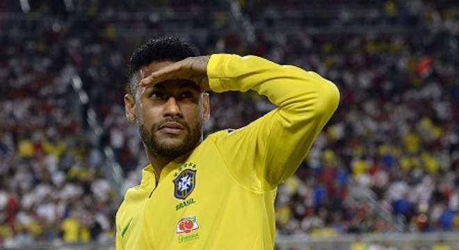 Neymar treinou entre os titulares em Singapura
AFP