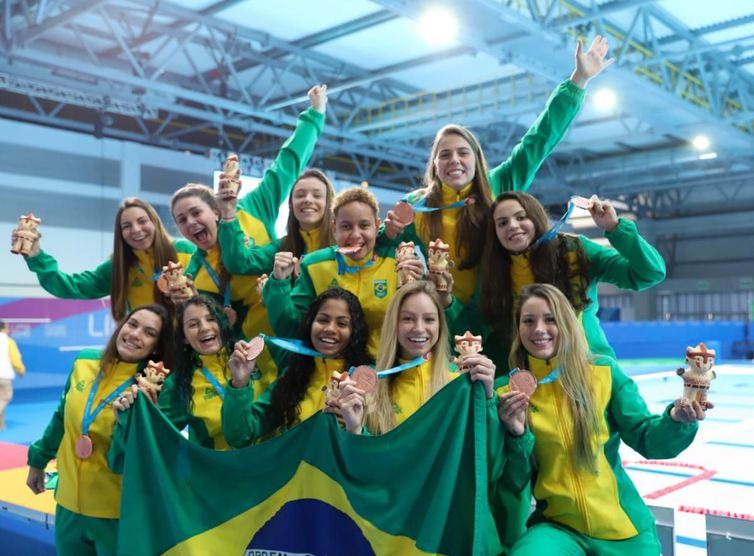 Brasil completa 50 medalhas de ouro no Pan-Americano Equipe brasileira de polo aquático comemora bronze nos Jogos Pan-Americanos de Lima - Alexandre Castello Branco/COB