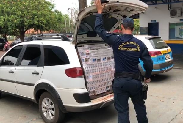 PMR apreende 2 mil pacotes cigarros contrabandeados em rodovia
