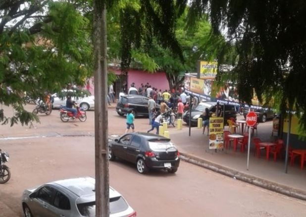 Homem é executado com vários tiros em frente a sua residência Léo Veras/Pora News