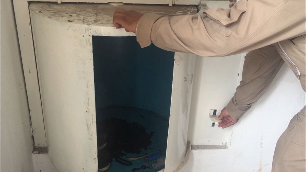 Equipamento por onde homem tentou acesso à sala e ficou mais de um dia preso (Foto: Dyego Queiroz/G1 MS)