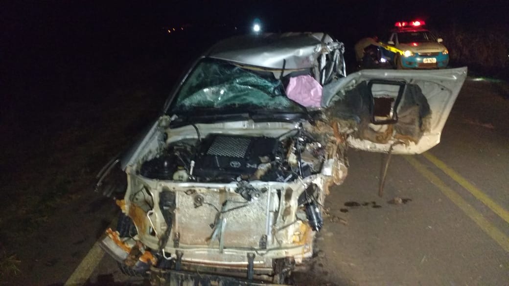 Acidente entre caminhonete e caminhão deixa uma pessoa morta na MS-157 Condutor da Hilux morreu no local do acidente. Adalberto Domingos