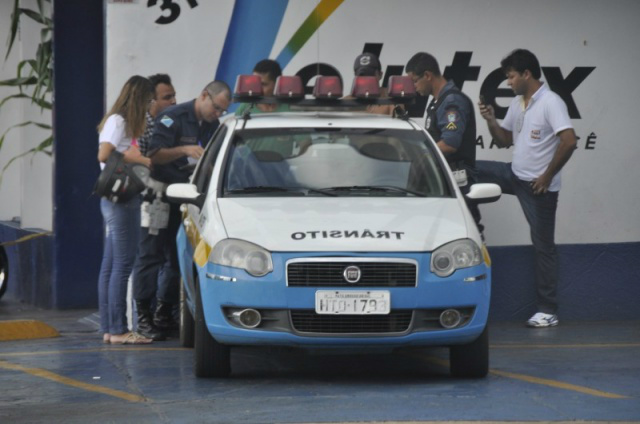 Para atender a ocorrência, Bptran (Batalhão de Polícia Militar de Trânsito) foi acionado. (Foto: Marcelo Calazans)