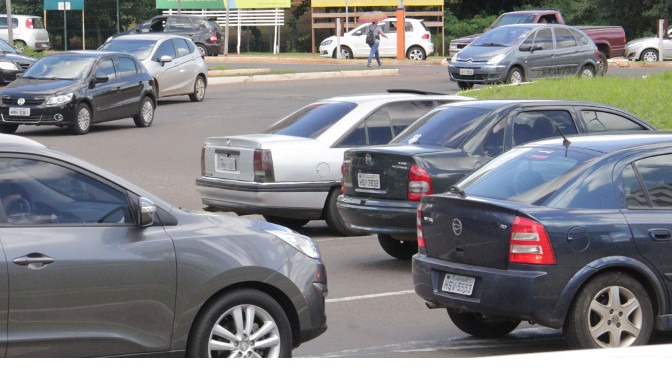 Junho é mês de pagar licenciamento de placas com final 3 e 4 Junho é mês de pagar licenciamento de placas com final 3 e 4