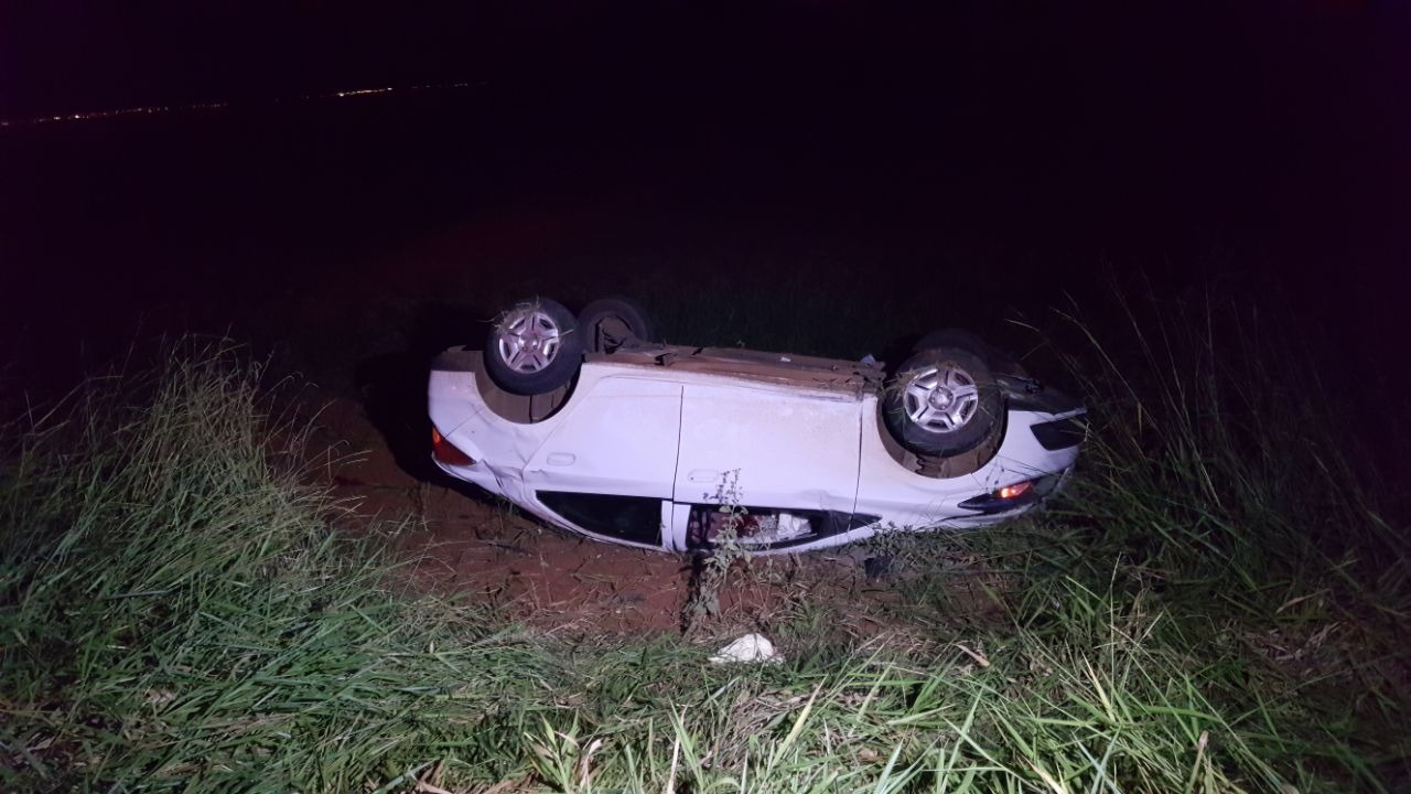 Mulher morre após acidente com carreta na MS-060