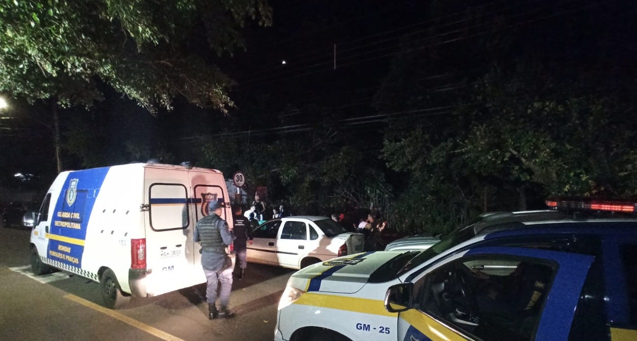 Guarda Municipal flagra 220 pessoas descumprindo toque de recolher na capital