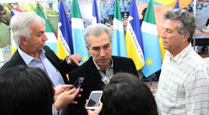 Presidente do Sindicato Rural de Dourados Lúcio Damália, Governador do MS Reinaldo Azambuja e Murilo Zauith, prefeito de Dourados (Foto:Chico Ribeiro)