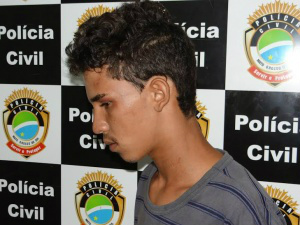 O jovem tentou fugir, mas após ser perseguido foi detido-Foto: Osvaldo Duarte