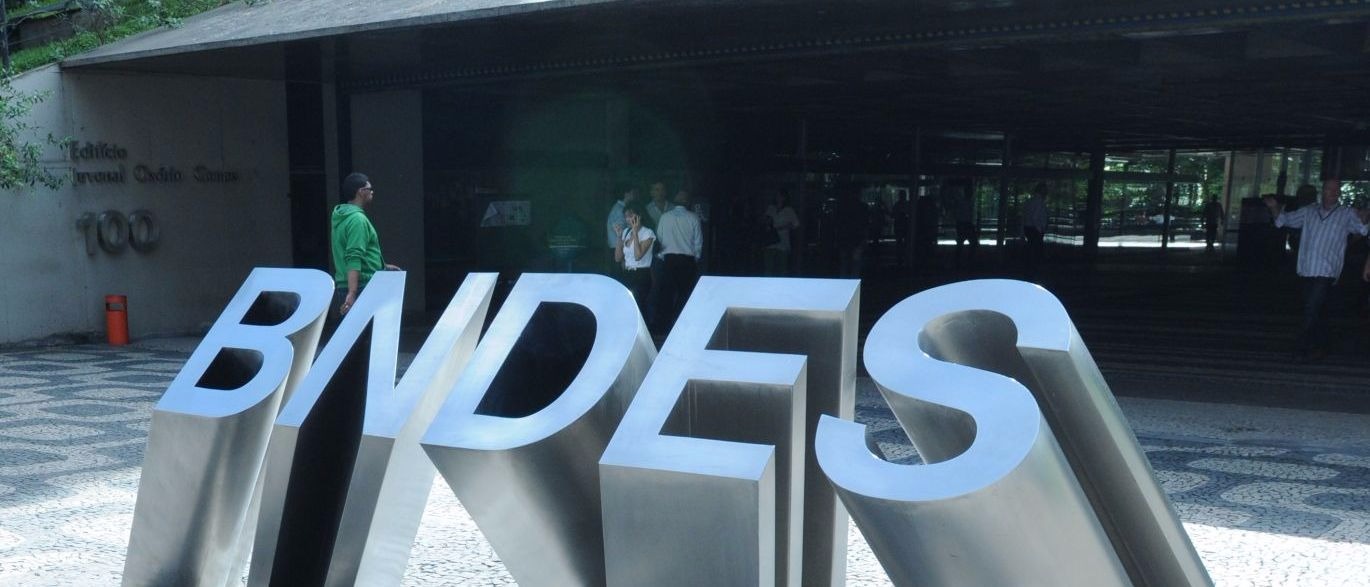 Programas sociais são superados por 'bolsa empresário'